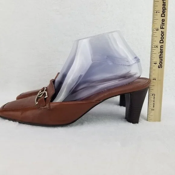 ✅Womens 7.5M Michelle D Brown Leather 3" Heeled Mules Slides D-Ring Strap Accent - Picture 10 of 13